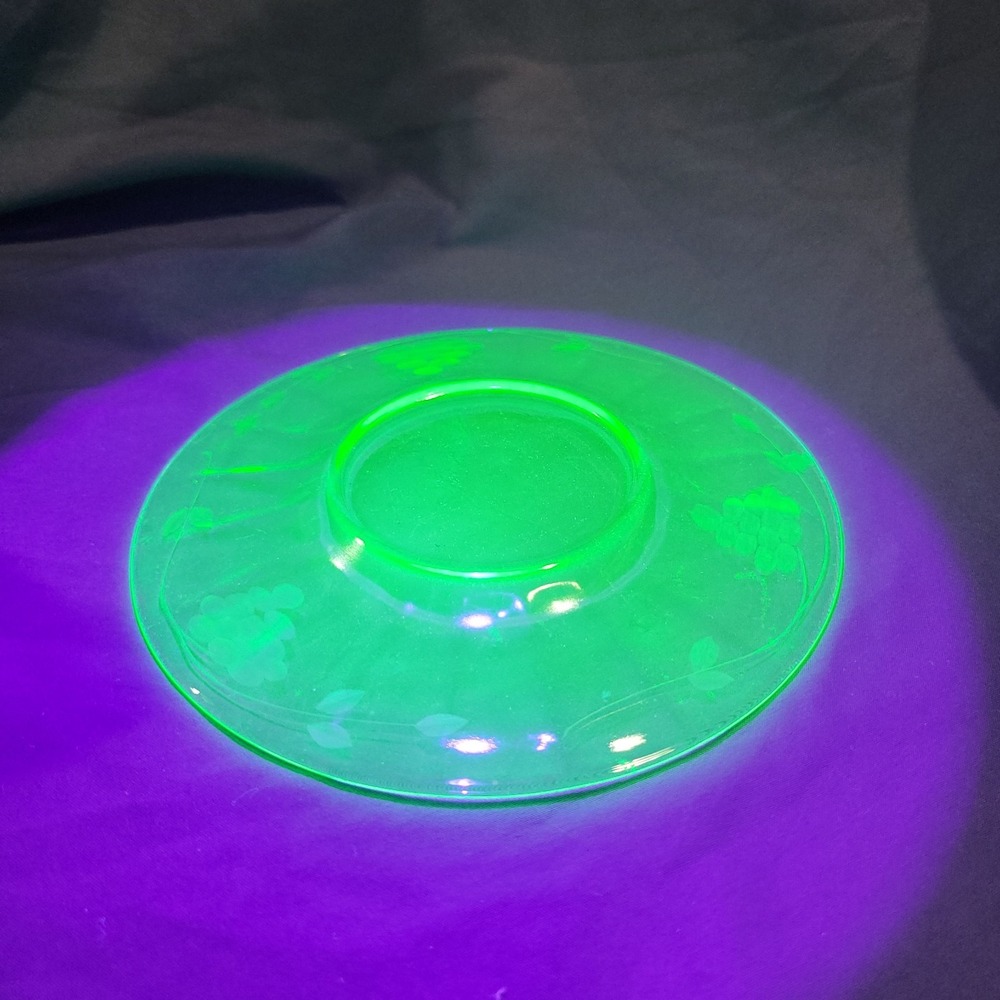 Vtg Uranium Depression Glass Vaseline Glass Plate 6" Etched Vines Grapes